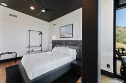 Ridge Maple Terrace - Image 3