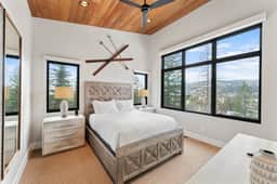 Oceanfront Lowlands Hideout - Image 4