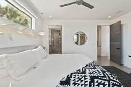 Harbor Pearl Stunning Villa - Image 3