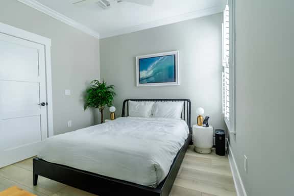 Oceanfront Lowlands Hideout - Image 1