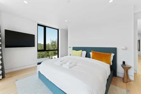Beachside Pearl Stunning Loft - Image 1