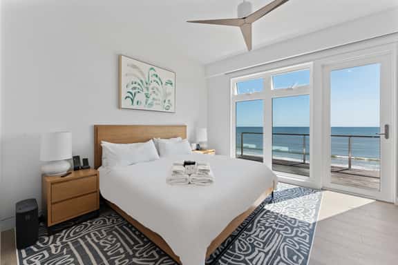 Harborview Deck Oceanfront Grove - Image 1