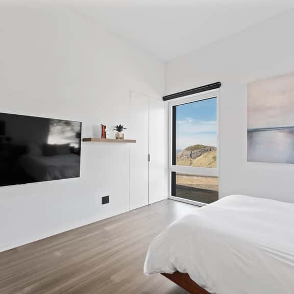 Harborfront Pearl - Image 1