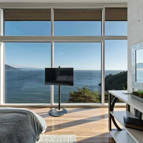 Falls Bay Nest Skyline - Image 1