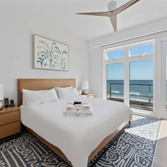 Harborview Deck Oceanfront Grove - Image 1