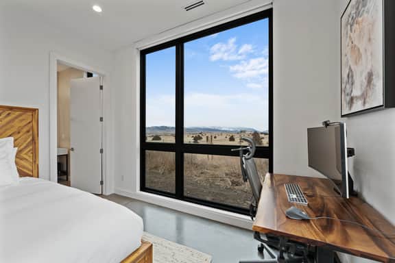 Beachside Pearl Stunning Loft - Image 2
