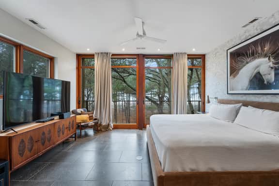 Boardwalk Fox Loft - Image 3