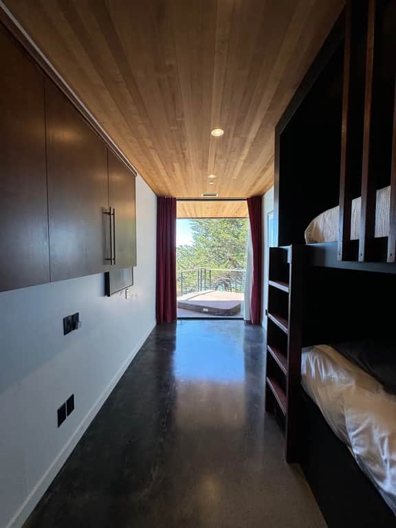 Beachside Ridge Retreat Willow - Image 2