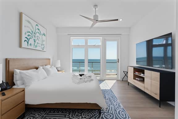 Harborview Deck Oceanfront Grove - Image 2